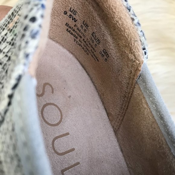 SOUL NATURALIZER Women's Snake print fashion sneaker size 9.5 wide - Picture 4 of 7